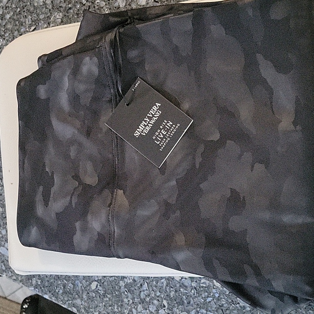 NWT SIMPLY VERA faux leather legging